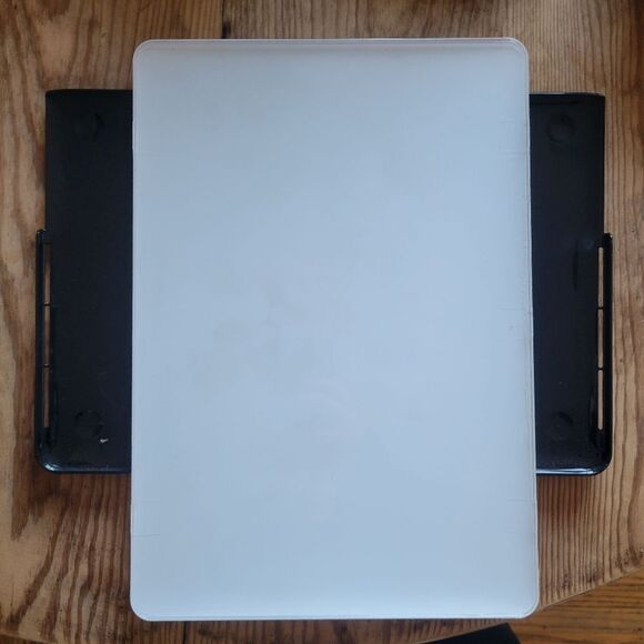 Wood Grain Effect 17" Macbook Laptop Case - Picture 4 of 8